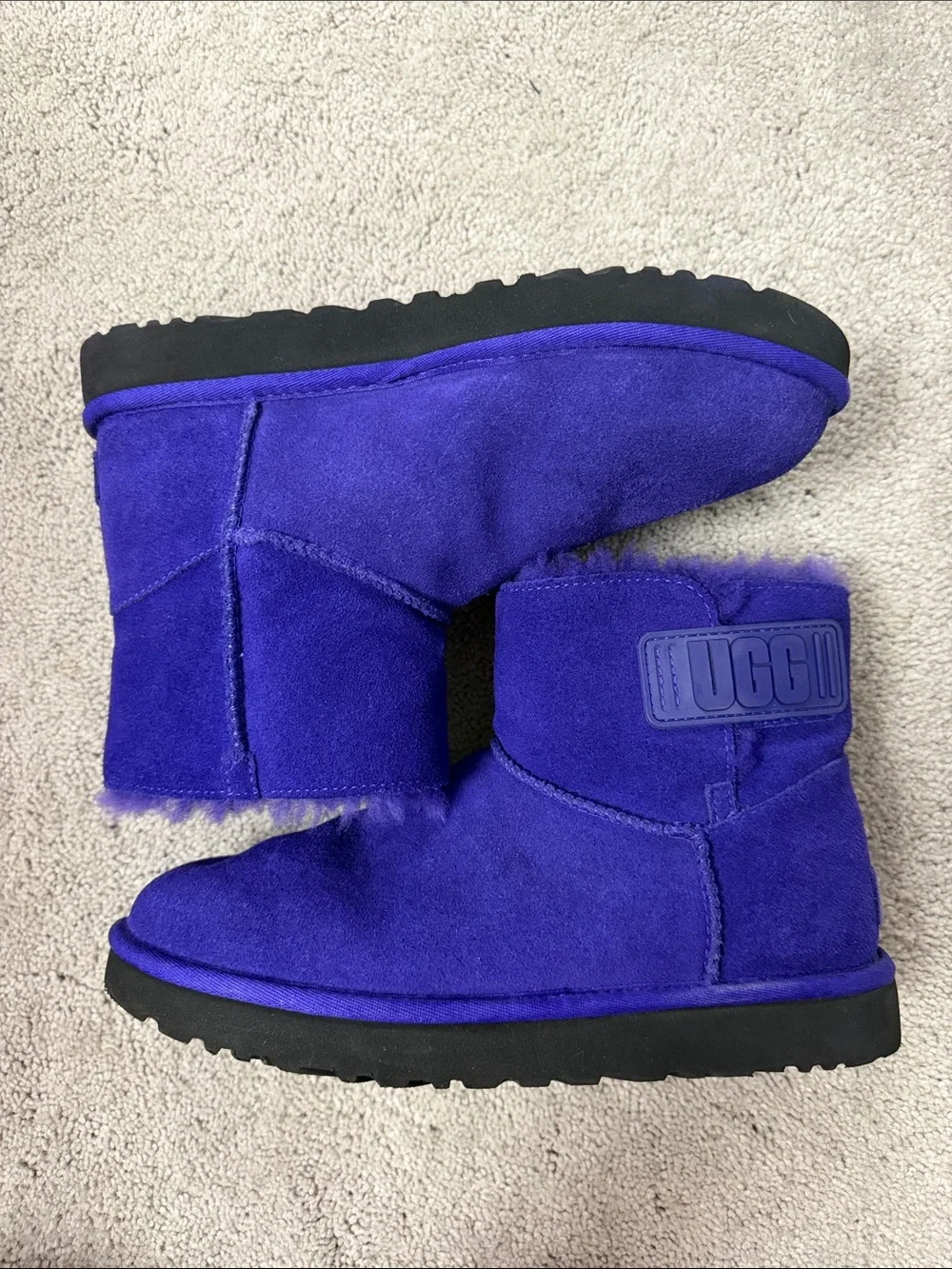 UGG Kids Short Boot in Vibrant Purple with Black Sole